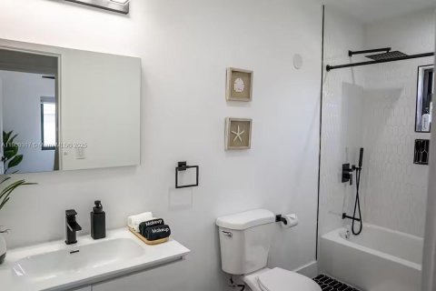 Villa ou maison à vendre à Miami, Floride: 3 chambres, 133.13 m2 № 1966229 - photo 30