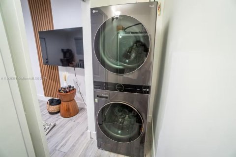 Villa ou maison à vendre à Miami, Floride: 3 chambres, 133.13 m2 № 1966229 - photo 17