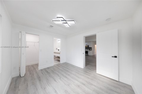 Villa ou maison à vendre à Miami, Floride: 3 chambres, 133.13 m2 № 1966229 - photo 18