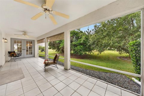 House in The Villages, Florida 3 bedrooms, 178.37 sq.m. № 2403588 - photo 9