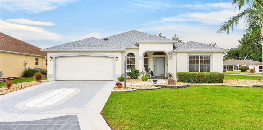 House in The Villages, Florida 3 bedrooms, 178.37 sq.m. № 2403588