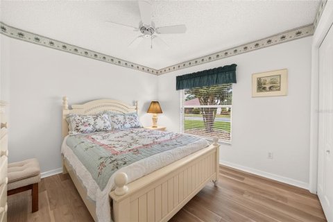 House in The Villages, Florida 3 bedrooms, 178.37 sq.m. № 2403588 - photo 16