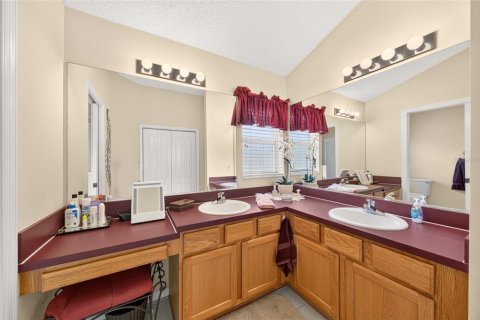 House in The Villages, Florida 3 bedrooms, 178.37 sq.m. № 2403588 - photo 13