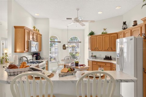 House in The Villages, Florida 3 bedrooms, 178.37 sq.m. № 2403588 - photo 24