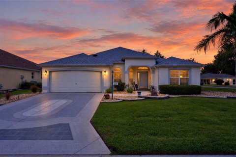 House in The Villages, Florida 3 bedrooms, 178.37 sq.m. № 2403588 - photo 18