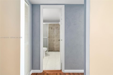 Condominio en venta en Hallandale Beach, Florida, 2 dormitorios, 102.19 m2 № 2022016 - foto 22