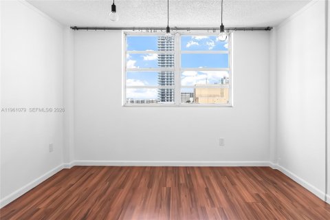 Condominio en venta en Hallandale Beach, Florida, 2 dormitorios, 102.19 m2 № 2022016 - foto 13