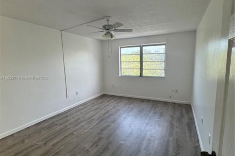 Condo in North Miami, Florida, 1 bedroom  № 1783760 - photo 10