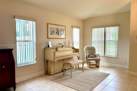 Casa en venta en Pembroke Pines, Florida, 3 dormitorios, 154.5 m2 № 1878728 - foto 10