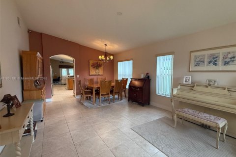 Casa en venta en Pembroke Pines, Florida, 3 dormitorios, 154.5 m2 № 1878728 - foto 4