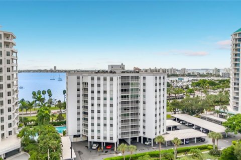 Condo in Sarasota, Florida, 2 bedrooms  № 2379497