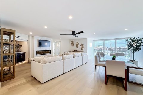 Condo in Sarasota, Florida, 2 bedrooms № 2379497 - photo 12