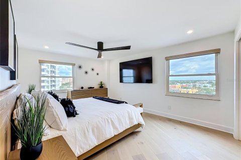 Condo in Sarasota, Florida, 2 bedrooms № 2379497 - photo 30
