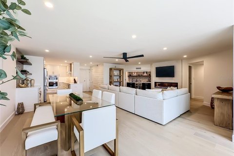 Condo in Sarasota, Florida, 2 bedrooms № 2379497 - photo 17