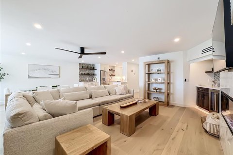 Condo in Sarasota, Florida, 2 bedrooms № 2379497 - photo 20