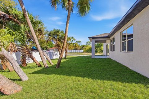 Villa ou maison à vendre à North Port, Floride: 4 chambres, 168.15 m2 № 2152327 - photo 8
