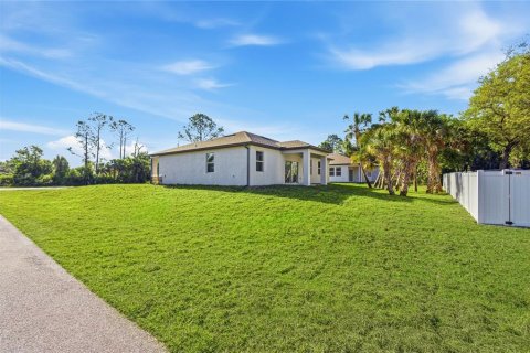 Villa ou maison à vendre à North Port, Floride: 4 chambres, 168.15 m2 № 2152327 - photo 10