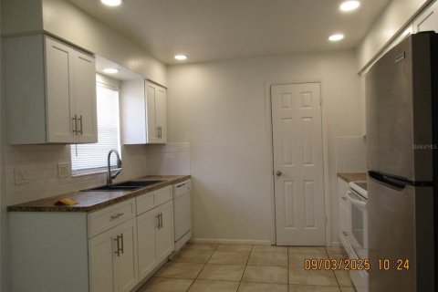Casa en alquiler en Kissimmee, Florida, 2 dormitorios, 92.9 m2 № 1915284 - foto 4