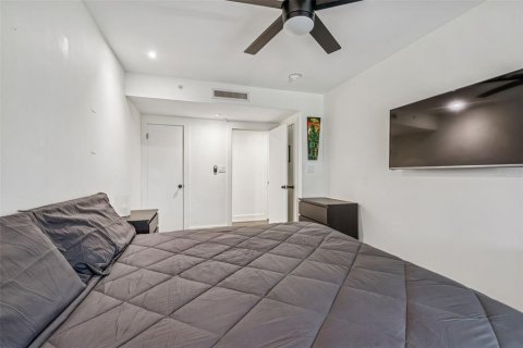 Condominio en venta en Palm Harbor, Florida, 1 dormitorio, 56.67 m2 № 2102827 - foto 20