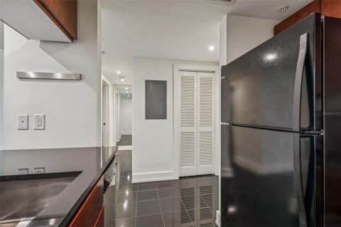 Condominio en venta en Palm Harbor, Florida, 1 dormitorio, 56.67 m2 № 2102827 - foto 8