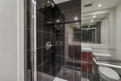 Condominio en venta en Palm Harbor, Florida, 1 dormitorio, 56.67 m2 № 2102827 - foto 25
