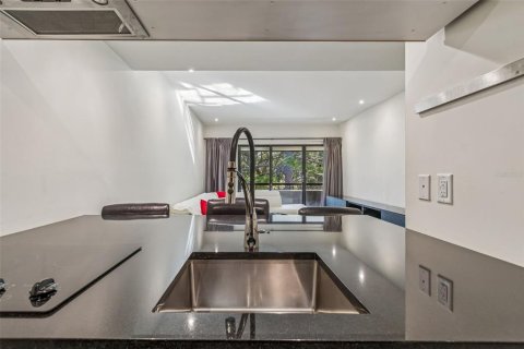 Condominio en venta en Palm Harbor, Florida, 1 dormitorio, 56.67 m2 № 2102827 - foto 9