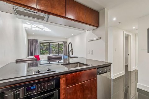 Condominio en venta en Palm Harbor, Florida, 1 dormitorio, 56.67 m2 № 2102827 - foto 7