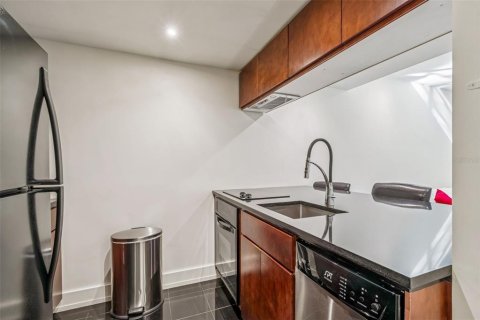 Condominio en venta en Palm Harbor, Florida, 1 dormitorio, 56.67 m2 № 2102827 - foto 4