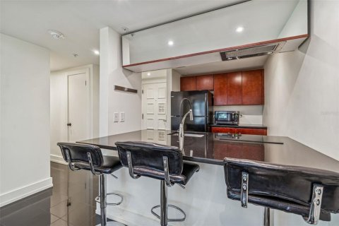 Condominio en venta en Palm Harbor, Florida, 1 dormitorio, 56.67 m2 № 2102827 - foto 11