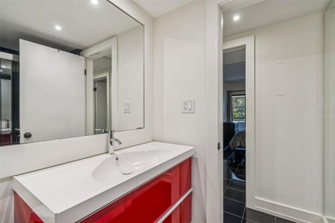 Condominio en venta en Palm Harbor, Florida, 1 dormitorio, 56.67 m2 № 2102827 - foto 24