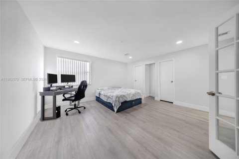 Townhouse in Hialeah, Florida 2 bedrooms, 189.43 sq.m. № 2080325 - photo 14
