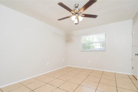 Villa ou maison à louer à Winter Haven, Floride: 3 chambres, 114.18 m2 № 1866103 - photo 12