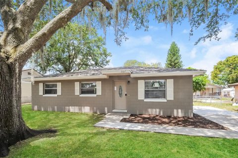 Villa ou maison à louer à Winter Haven, Floride: 3 chambres, 114.18 m2 № 1866103 - photo 1