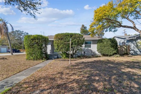 Villa ou maison à Saint Petersburg, Floride 3 chambres, 164.25 m2 № 2115525