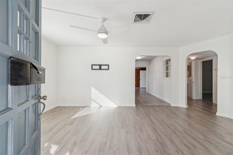 Villa ou maison à louer à Saint Petersburg, Floride: 3 chambres, 164.25 m2 № 2115525 - photo 5