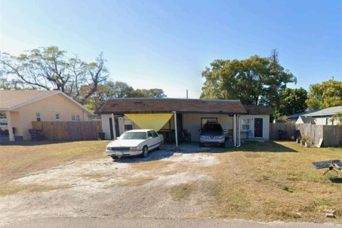 Propiedad comercial en Saint Petersburg, Florida 4 dormitorios, 156.08 m2 № 2111358