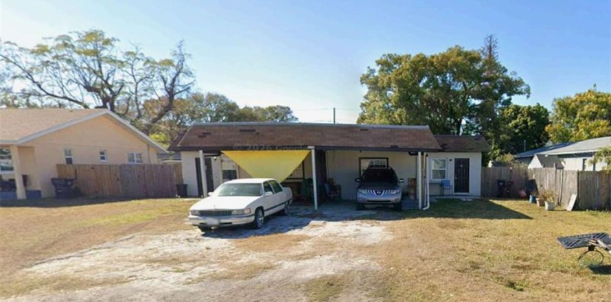 Propiedad comercial en Saint Petersburg, Florida 4 dormitorios, 156.08 m2 № 2111358