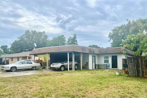 Propiedad comercial en venta en Saint Petersburg, Florida, 4 dormitorios, 156.08 m2 № 2111358 - foto 2