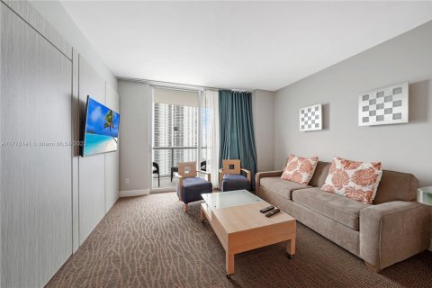 Condo in Sunny Isles Beach, Florida, 1 bedroom  № 1714105 - photo 14