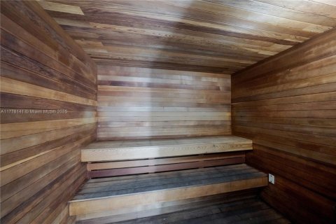 Condo in Sunny Isles Beach, Florida, 1 bedroom  № 1714105 - photo 18