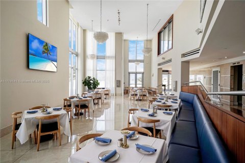 Condo in Sunny Isles Beach, Florida, 1 bedroom  № 1714105 - photo 22