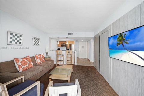 Condo in Sunny Isles Beach, Florida, 1 bedroom  № 1714105 - photo 15