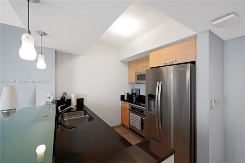Condo in Sunny Isles Beach, Florida, 1 bedroom  № 1714105 - photo 9