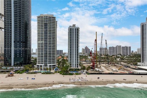 Condo in Sunny Isles Beach, Florida, 1 bedroom  № 1714105 - photo 27