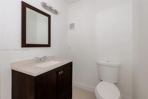 Condominio en venta en Miami, Florida, 2 dormitorios, 121.7 m2 № 1818569 - foto 15