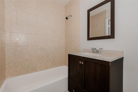 Condominio en venta en Miami, Florida, 2 dormitorios, 121.7 m2 № 1818569 - foto 16