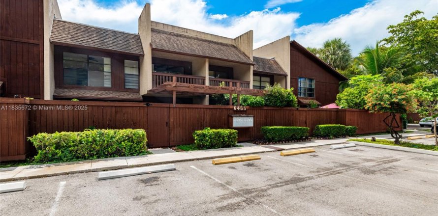 Condominio en Miami, Florida, 2 dormitorios  № 1818569
