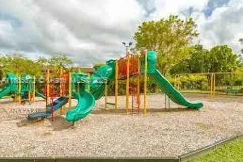 Condominio en venta en Miami, Florida, 2 dormitorios, 121.7 m2 № 1818569 - foto 6