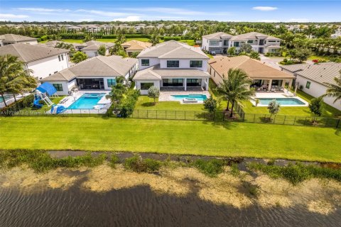 Купить виллу или дом в Бока-Ратон, Флорида 5 спален, 451.69м2, № 1958531 - фото 23