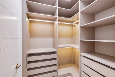 Купить виллу или дом в Бока-Ратон, Флорида 5 спален, 451.69м2, № 1958531 - фото 12